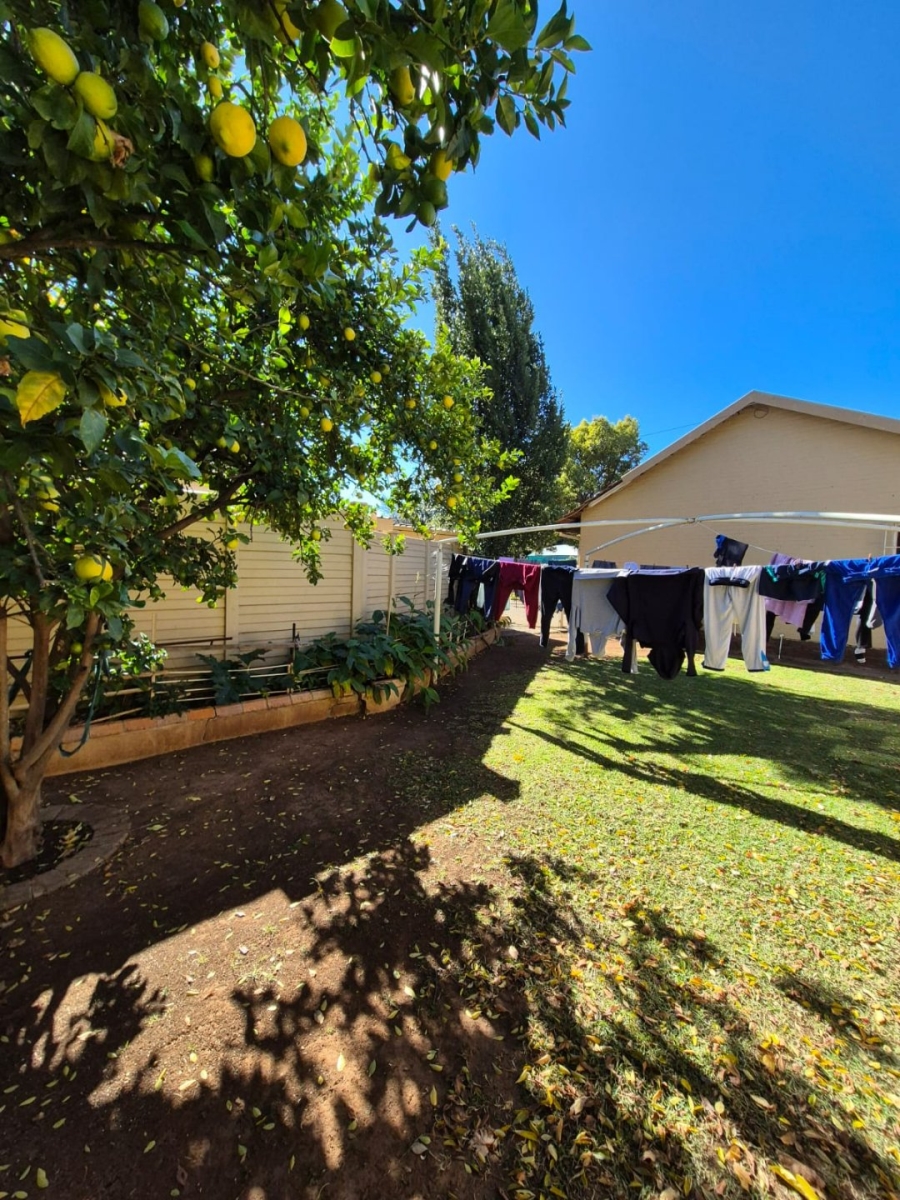 To Let 3 Bedroom Property for Rent in Universitas Ridge Free State
